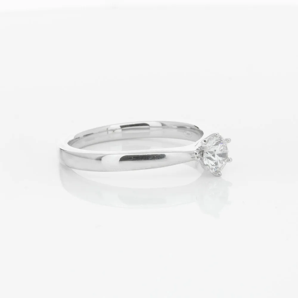 18ct White Gold .40ct Diamond Nova Ring