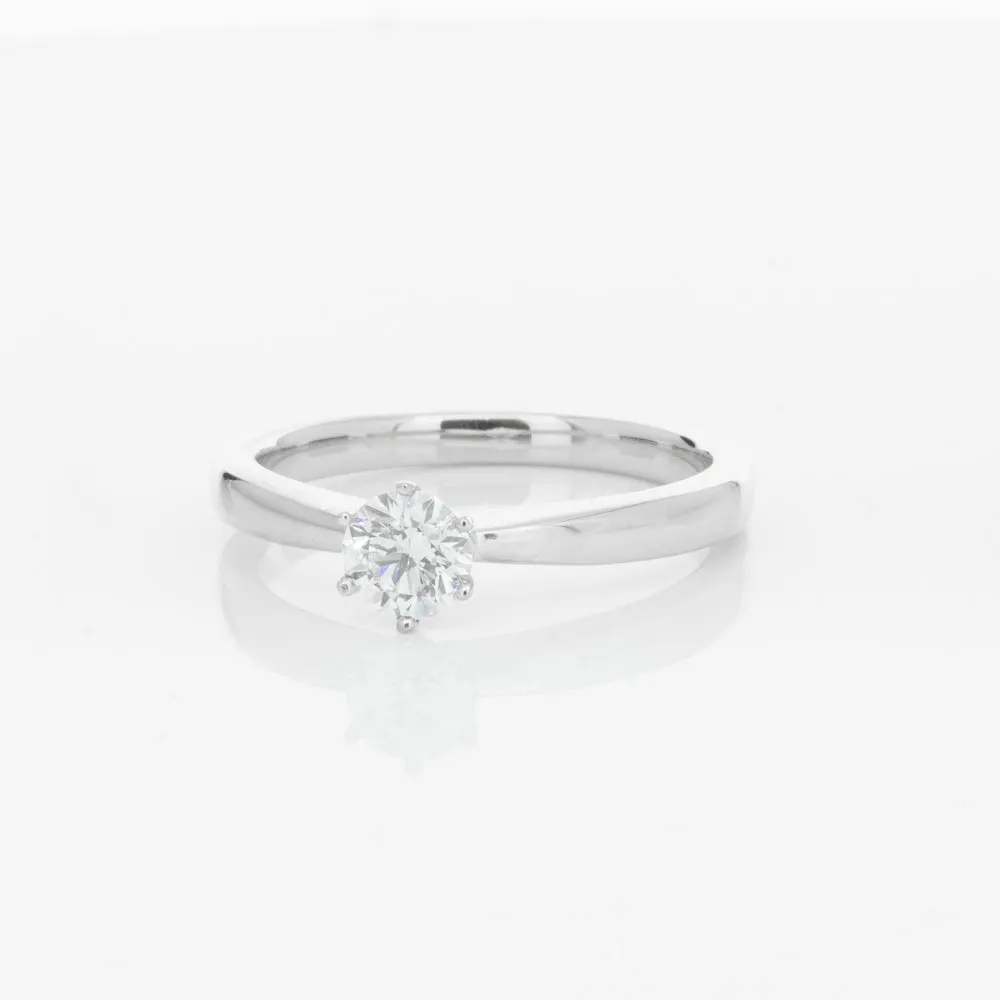 18ct White Gold .40ct Diamond Nova Ring