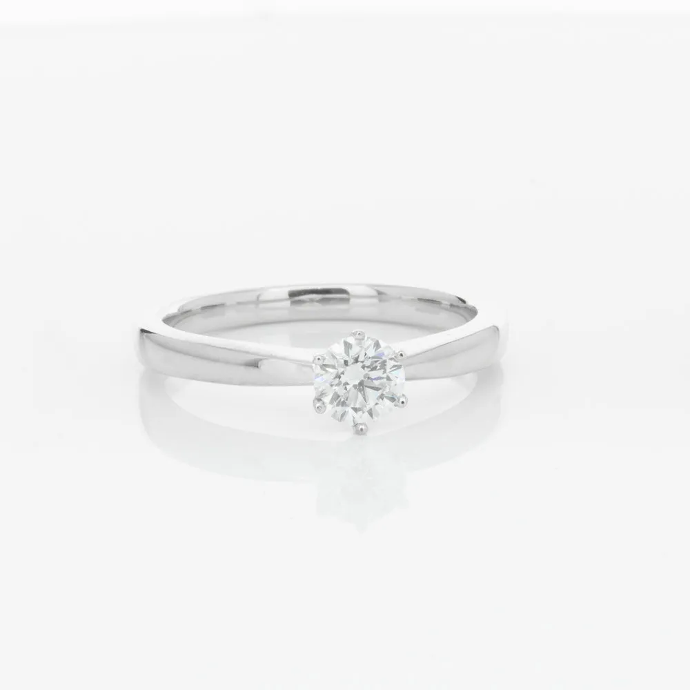 18ct White Gold .40ct Diamond Nova Ring