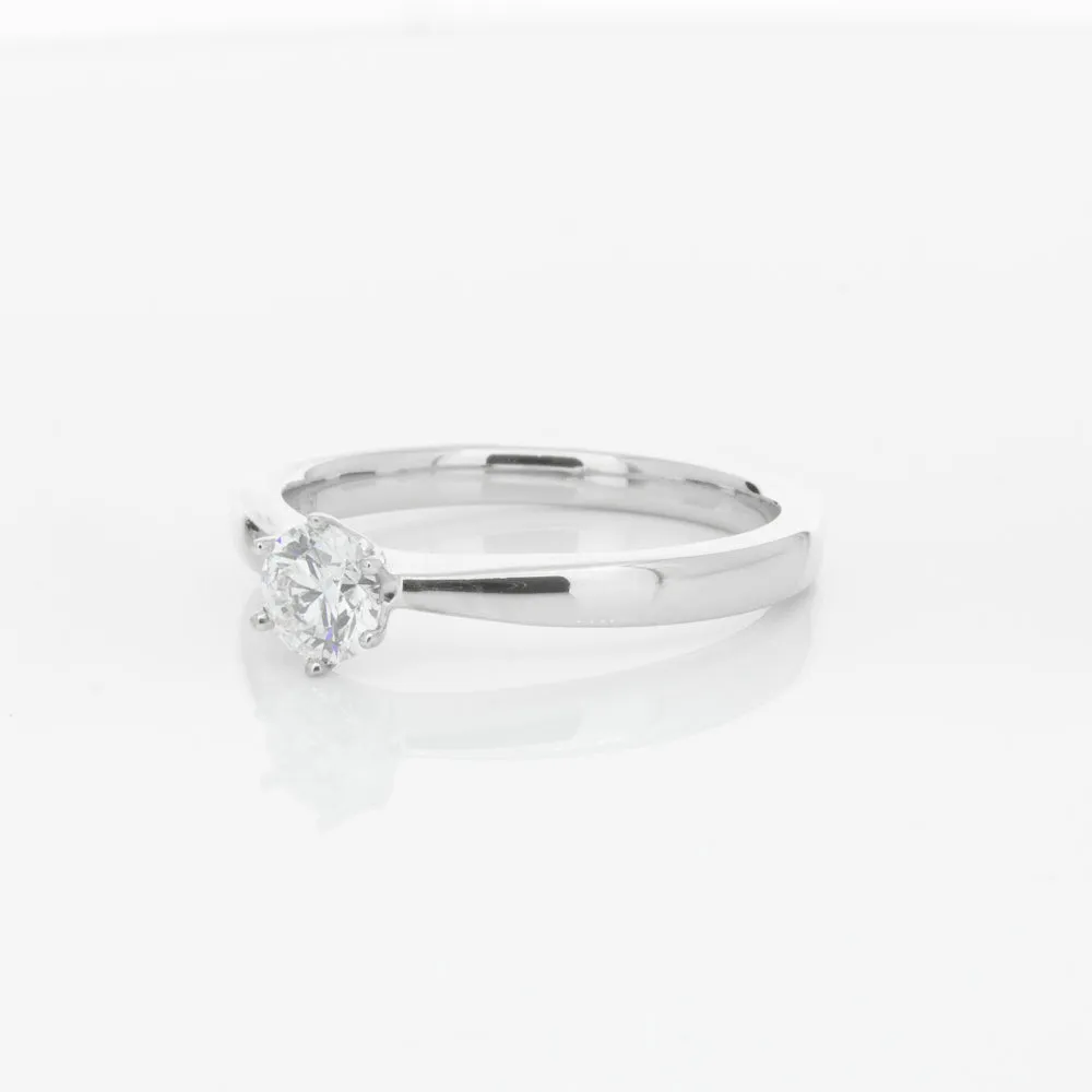 18ct White Gold .40ct Diamond Nova Ring