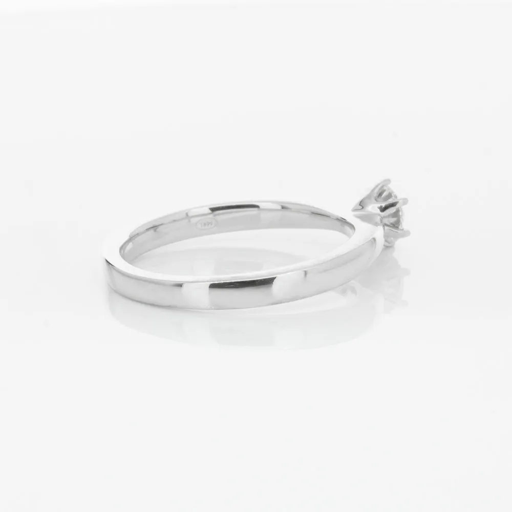 18ct White Gold .40ct Diamond Nova Ring