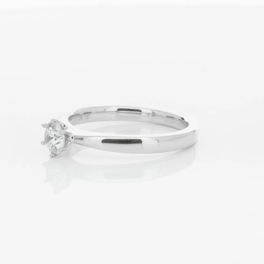 18ct White Gold .40ct Diamond Nova Ring