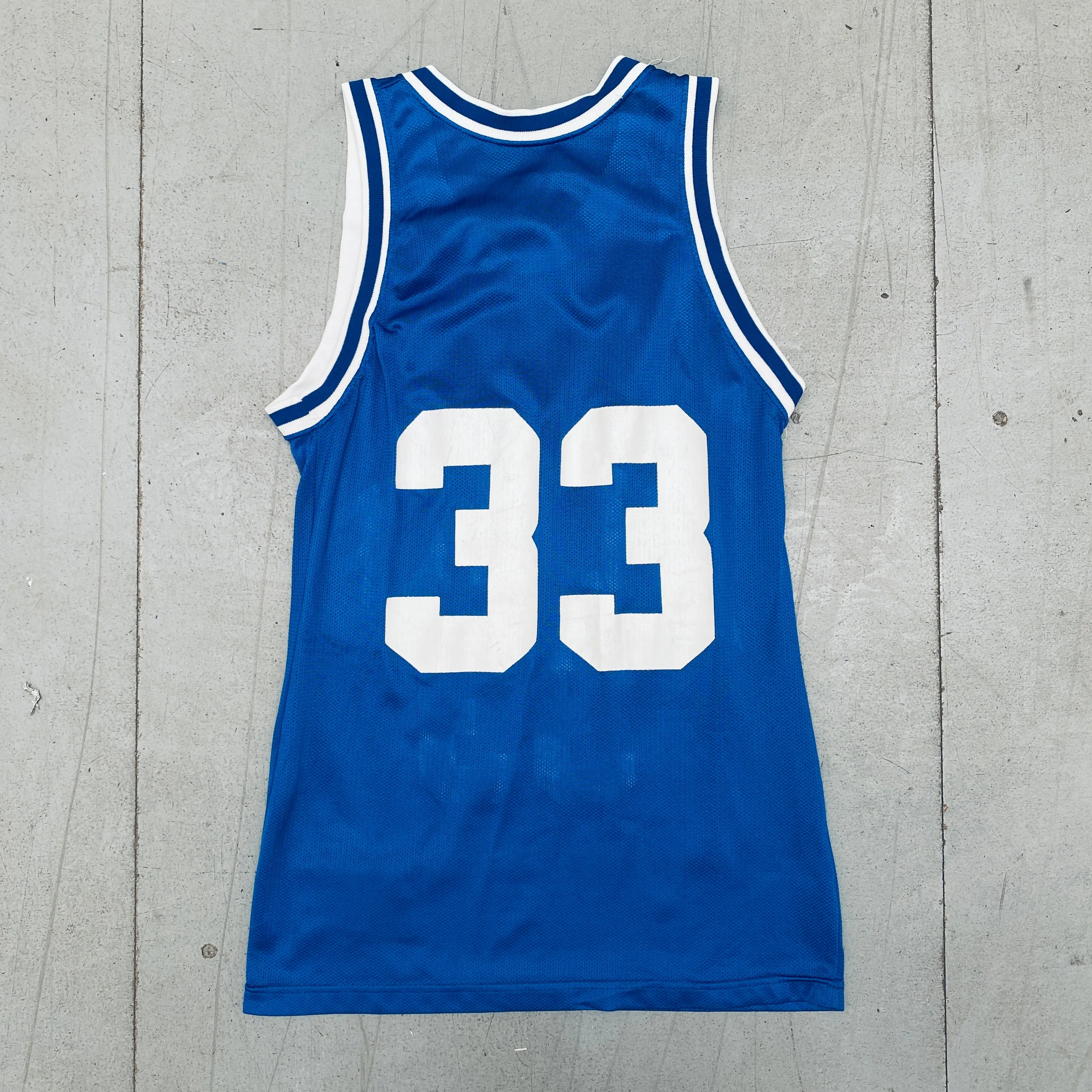 Duke Blue Devils: No. 33 "Grant Hill" 1993/94 Blue Champion Jersey (S)