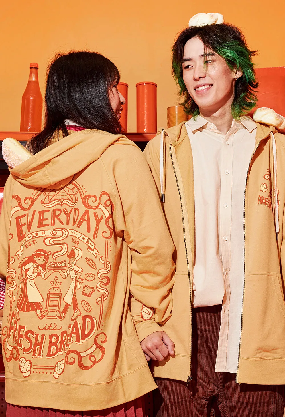 FRESH BREAD Zip-Hoodie