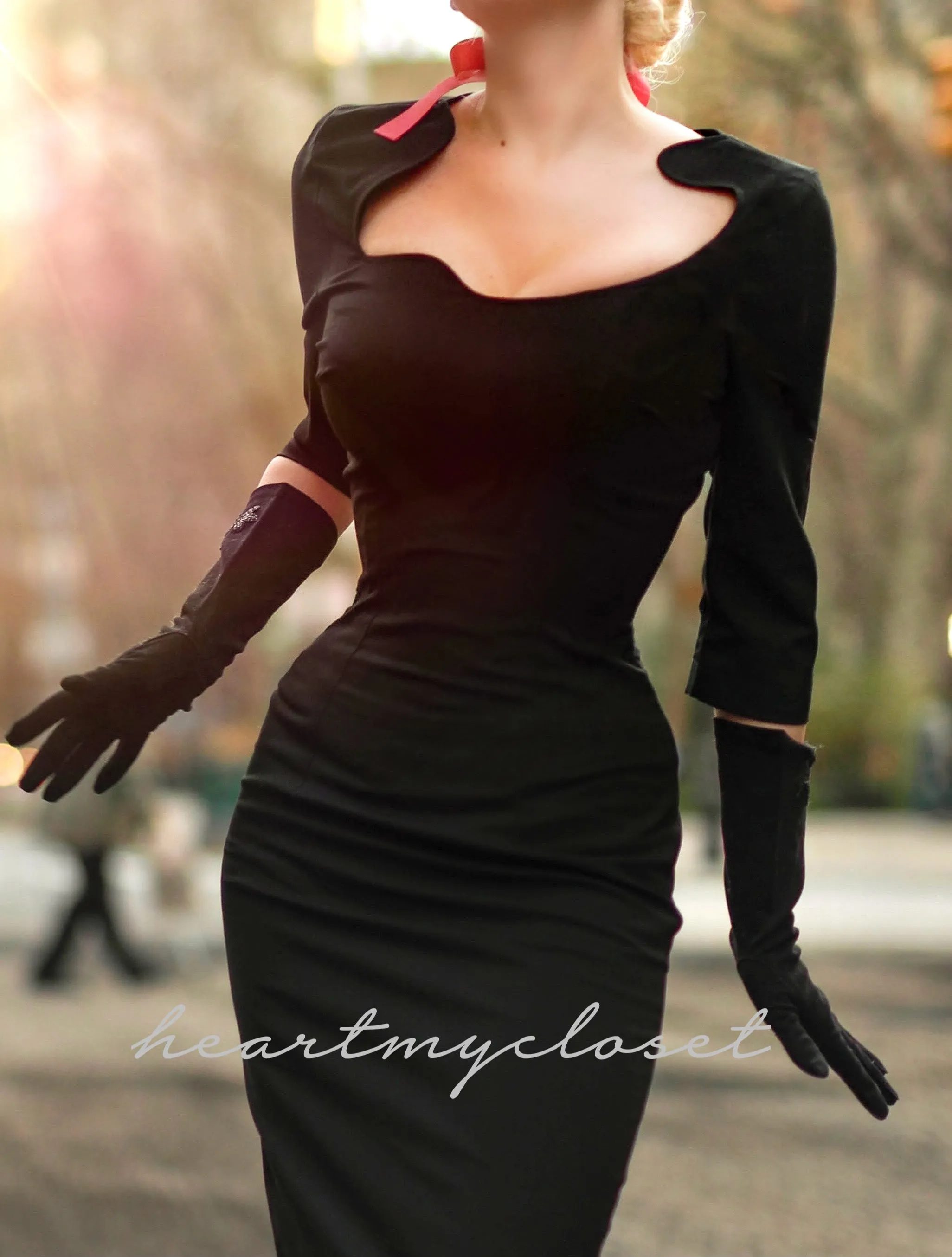 Janice - old hollywood pencil dress curve neckline