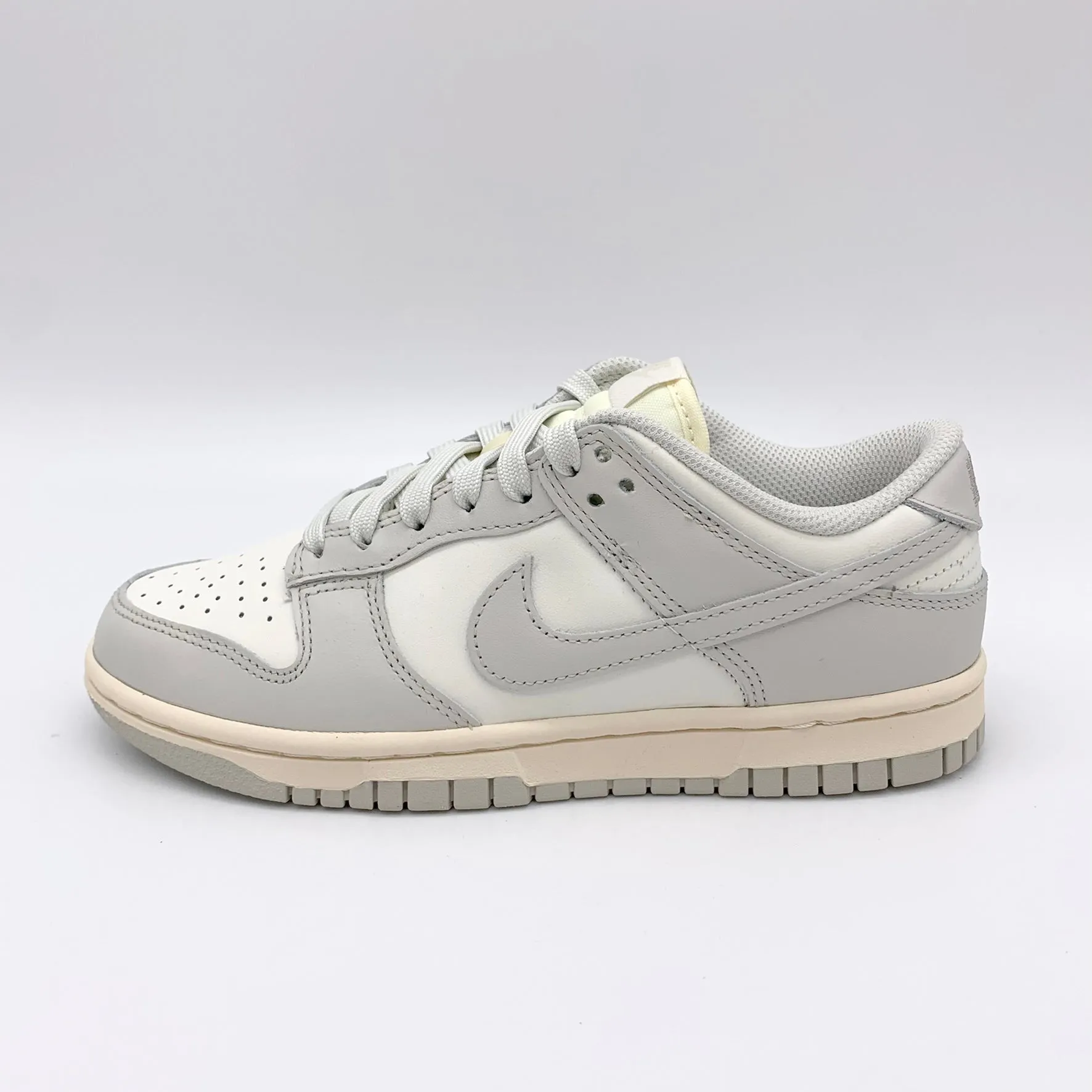 Nike Dunk Low Bone