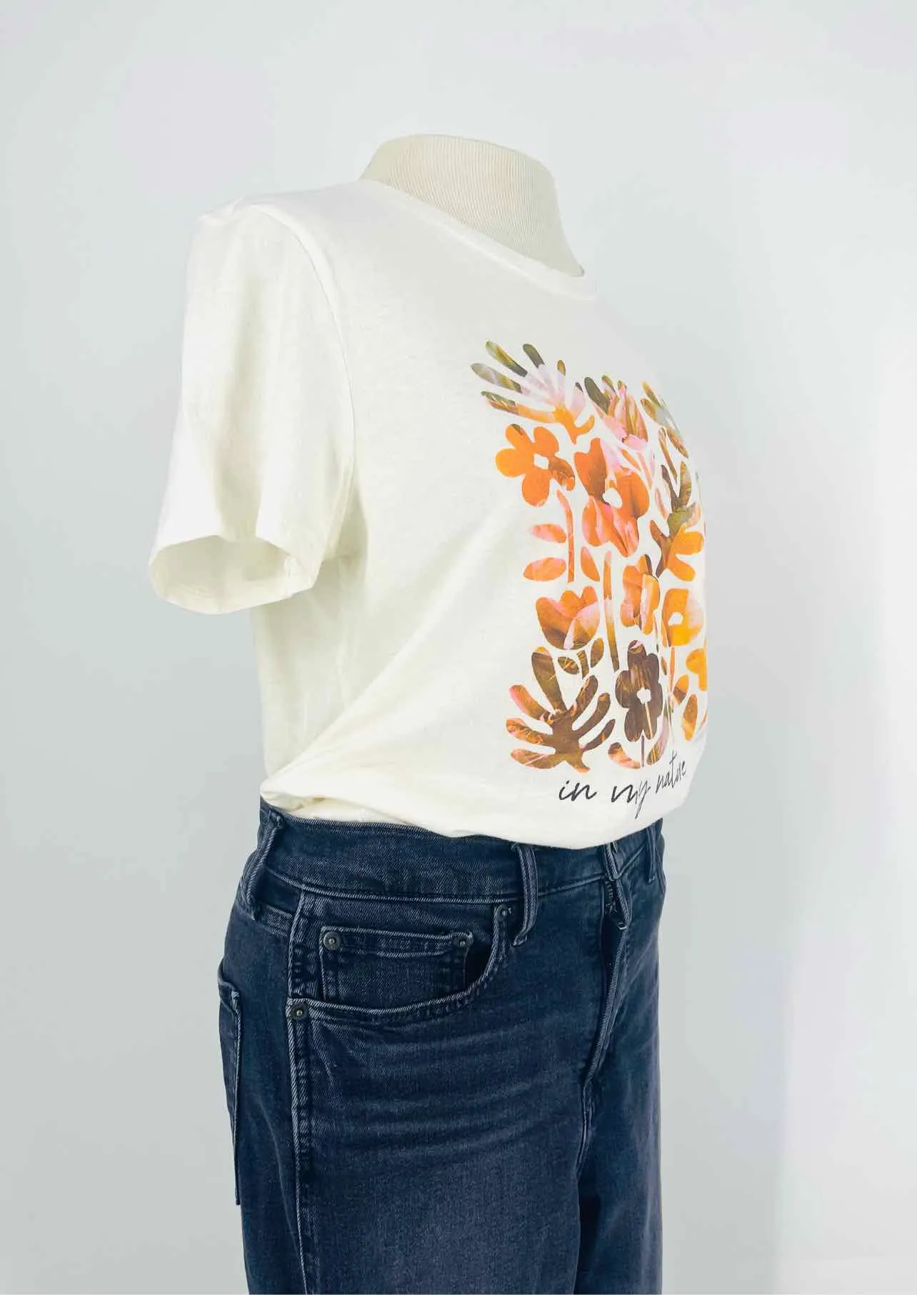 Old Navy Size M Cream/Orange Screen Print Tops Top-Short Sleeve