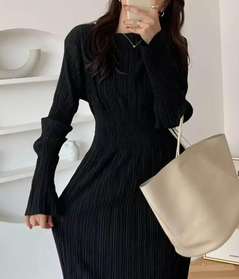 Pleats cinched on waist dress